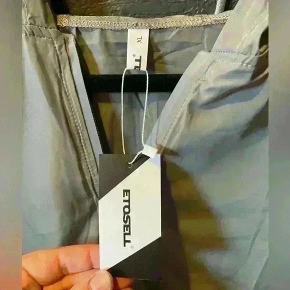 Men’s Etosell Zip Up Grey Windbreaker Extra Large NWT - Picture 2 of 3